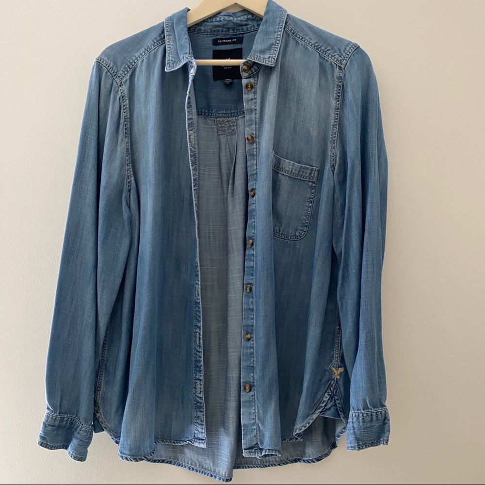 American Eagle Women’s Button Down